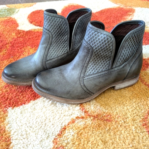 ROAN Shoes - Stylish Gray Ankle Boots